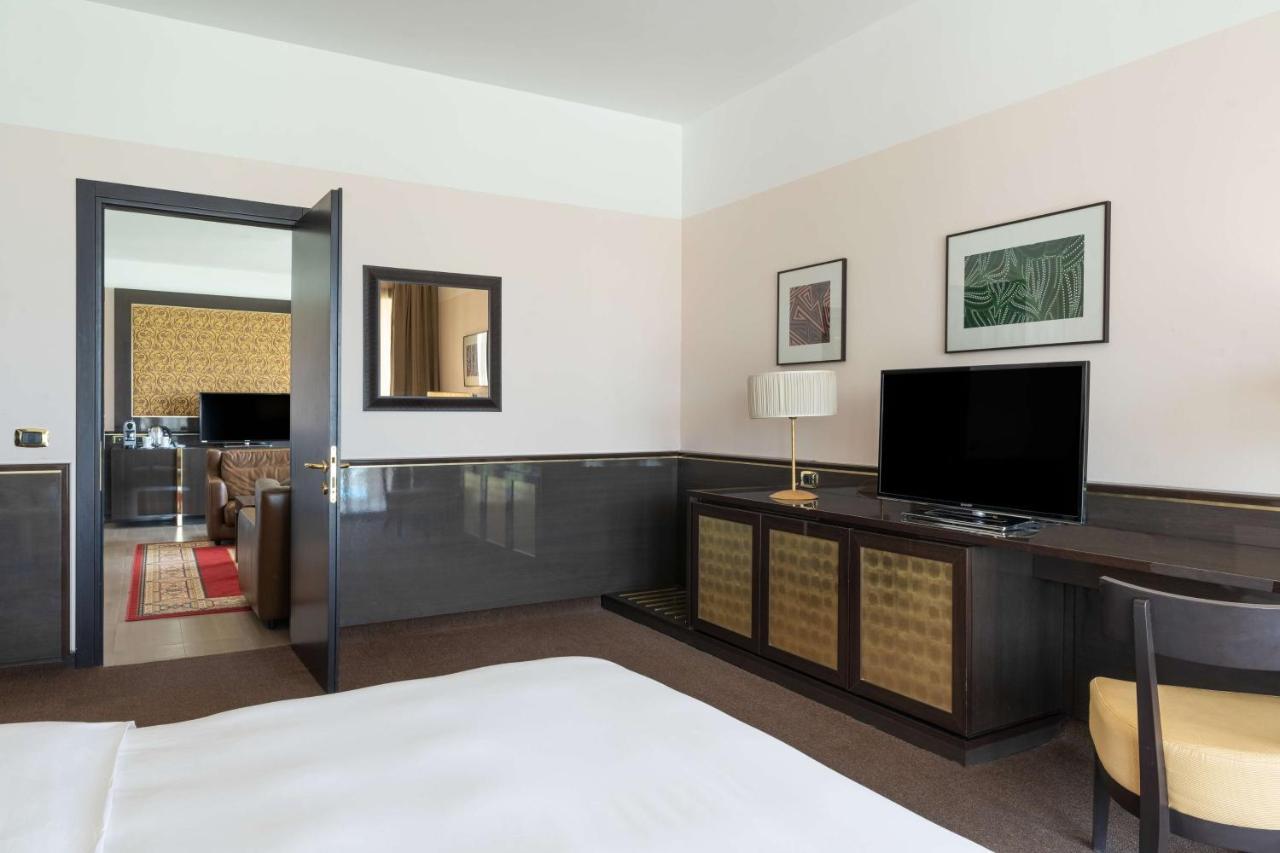 Radisson Blu Hotel N'Djamena Exterior photo